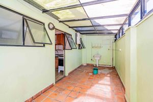 Image 31 - 932657