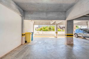 Image 37 - 932657