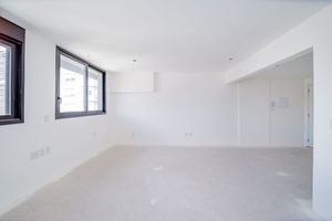 Image 4 - 932659