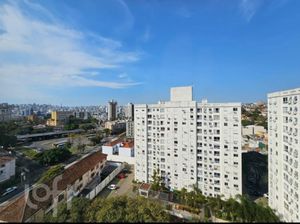 Image 21 - 932666