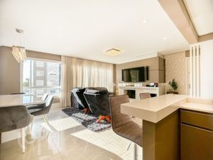 Image 8 - 932675