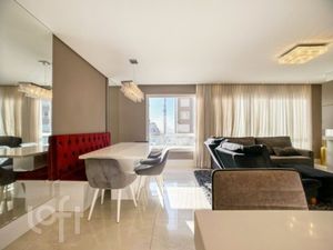 Image 4 - 932675