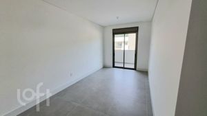 Image 19 - 932703