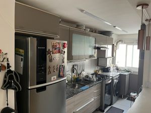 Image 2 - 932720