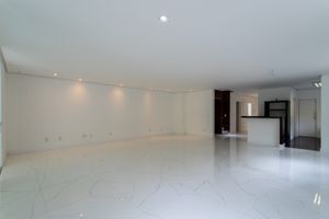 Image 11 - 932730