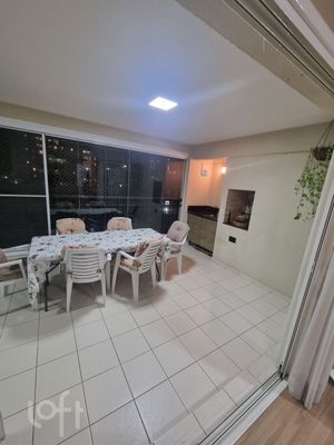 Image 6 - 932741