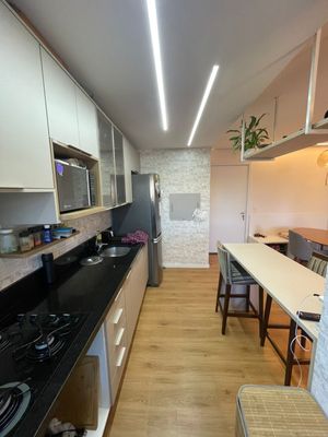 Image 2 - 932761