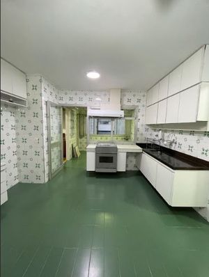 Image 6 - 932773