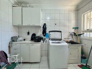 Image 32 - 932778