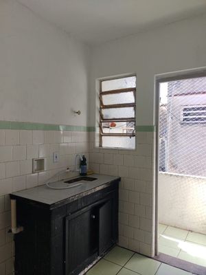 Image 4 - 932786