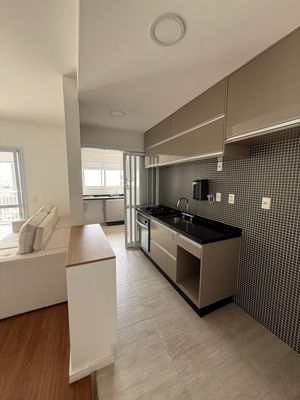 Image 8 - 932792