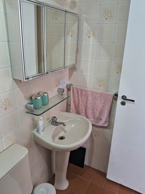 Image 18 - 932812