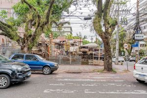 Image 4 - 932933