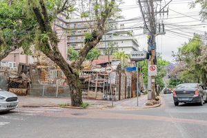 Image 6 - 932933