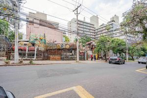 Image 1 - 932933