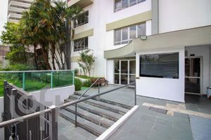 Image 3 - 932942