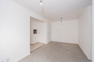 Image 4 - 932946