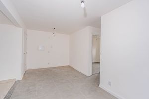Image 3 - 932946