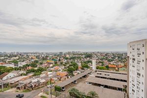 Image 13 - 932946