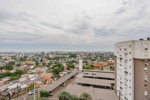 Image 19 - 932946