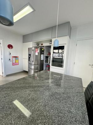 Image 37 - 932949