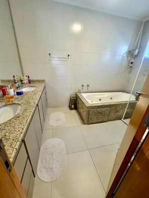 Image 33 - 932949