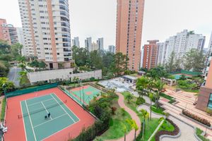 Image 31 - 933185