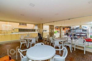 Image 1 - 933285