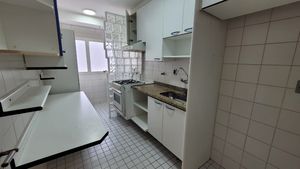 Image 28 - 933358
