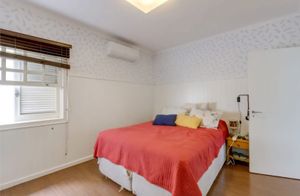 Image 30 - 933429
