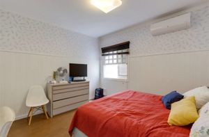 Image 29 - 933429