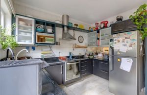 Image 16 - 933429