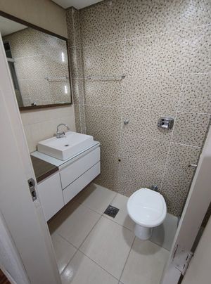 Image 5 - 933520