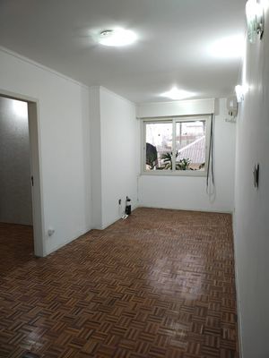 Image 2 - 933520