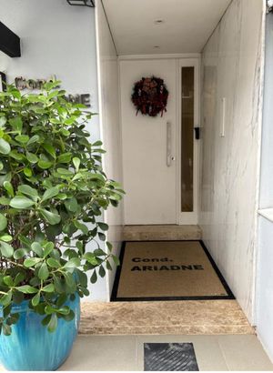 Image 1 - 933520