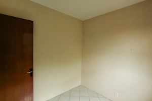Image 8 - 933522
