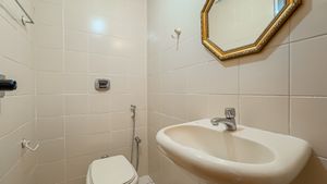 Image 13 - 933526