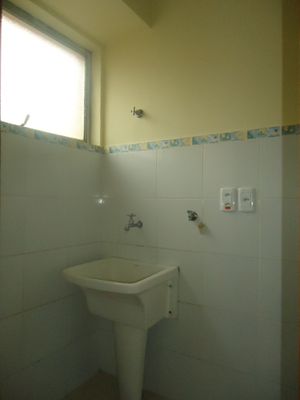 Image 3 - 933558
