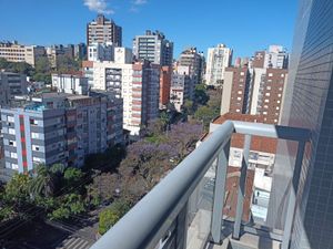 Image 12 - 933559