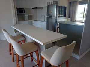 Image 3 - 933559