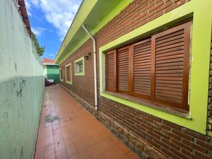 Image 8 - 933645