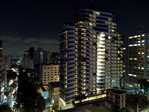 Image 1 - 933686