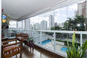 Image 4 - 933690