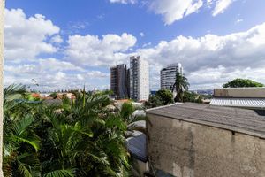 Image 29 - 933690