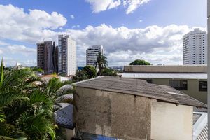 Image 30 - 933690