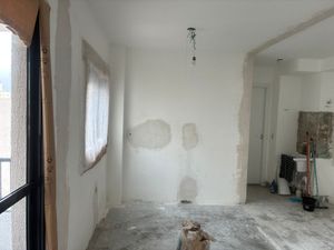 Image 2 - 933706