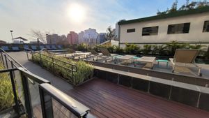 Image 9 - 933707
