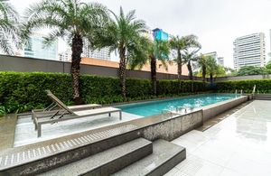 Image 8 - 933709