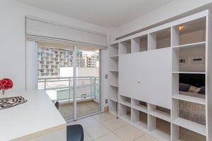 Image 3 - 933793