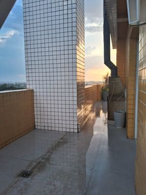 Image 16 - 933842